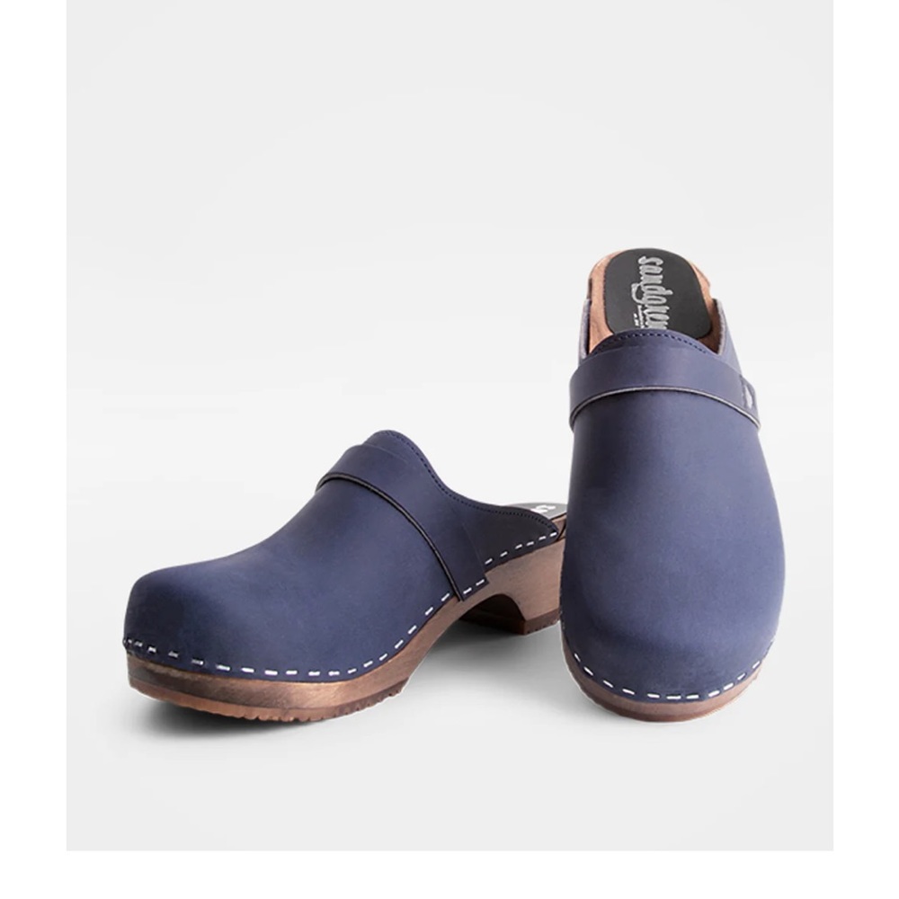 NWOT Sandgrens Tokyo clogs